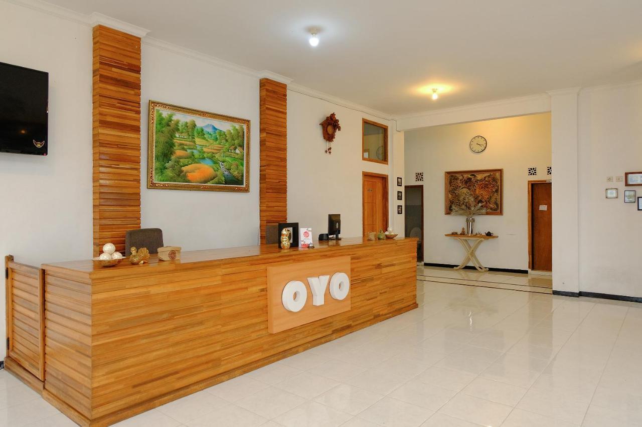Oyo 446 Hotel Kawi Surapatha Маланг Экстерьер фото